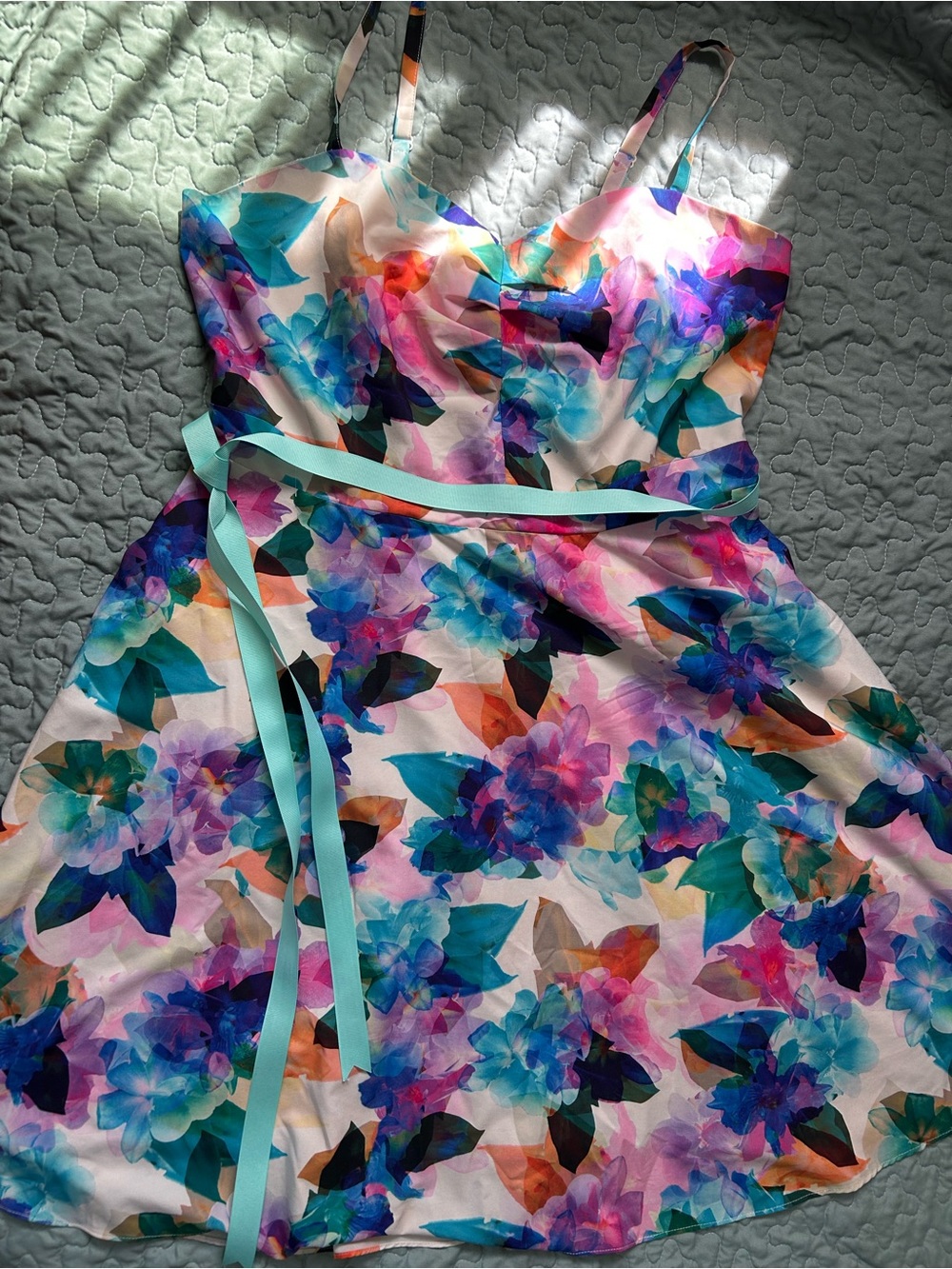 City Chic White Floral Midi Dress with Multicolor Watercolor Blooms - Picture 4 of 4
